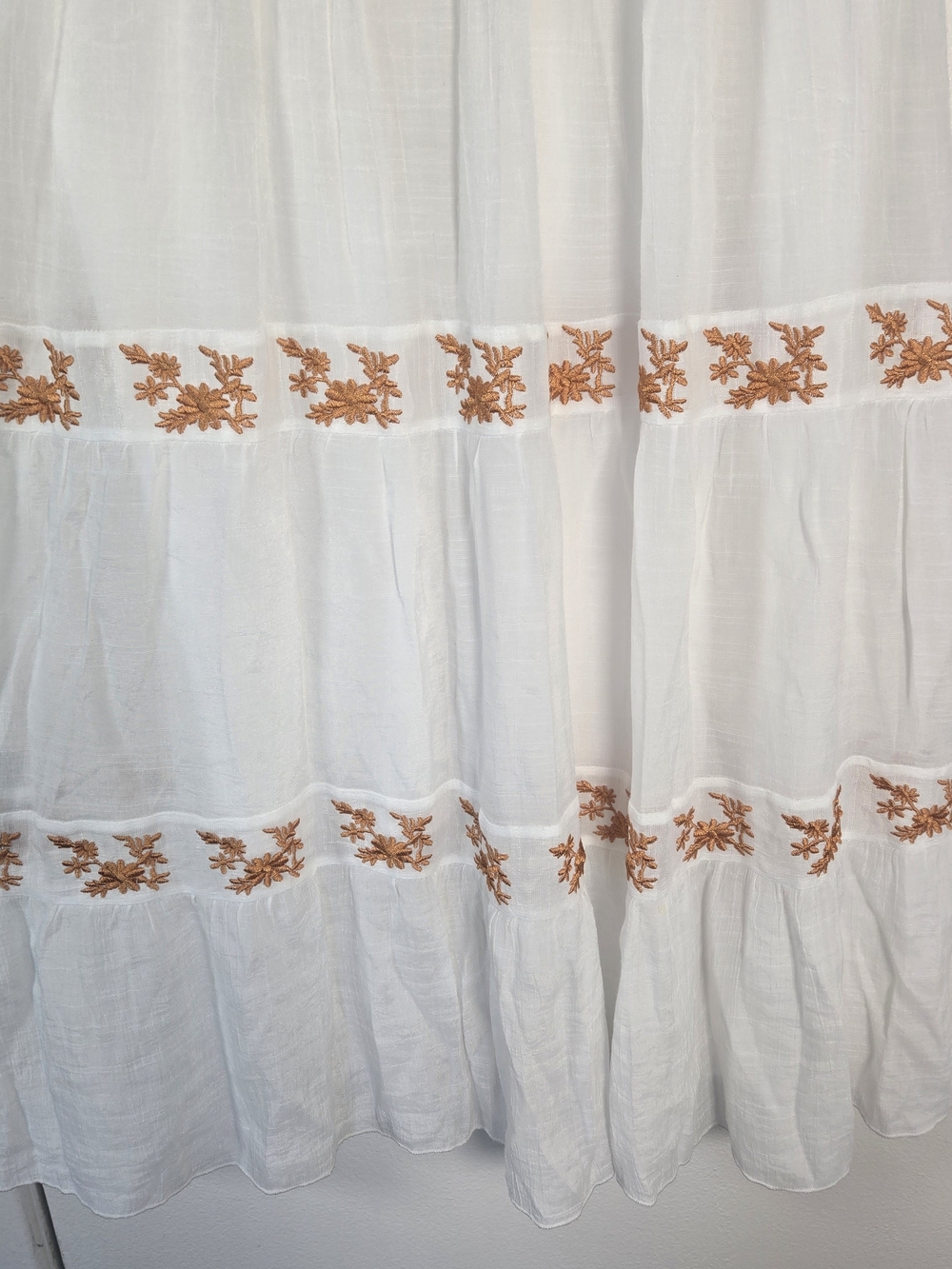 J Gee White Embroidered Smocked Dress PXL Petite XL Boho Floral Festival Midi - Picture 15 of 16